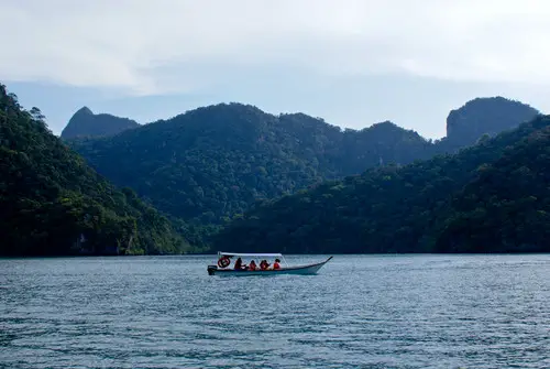 Pulau Dayang Bunting